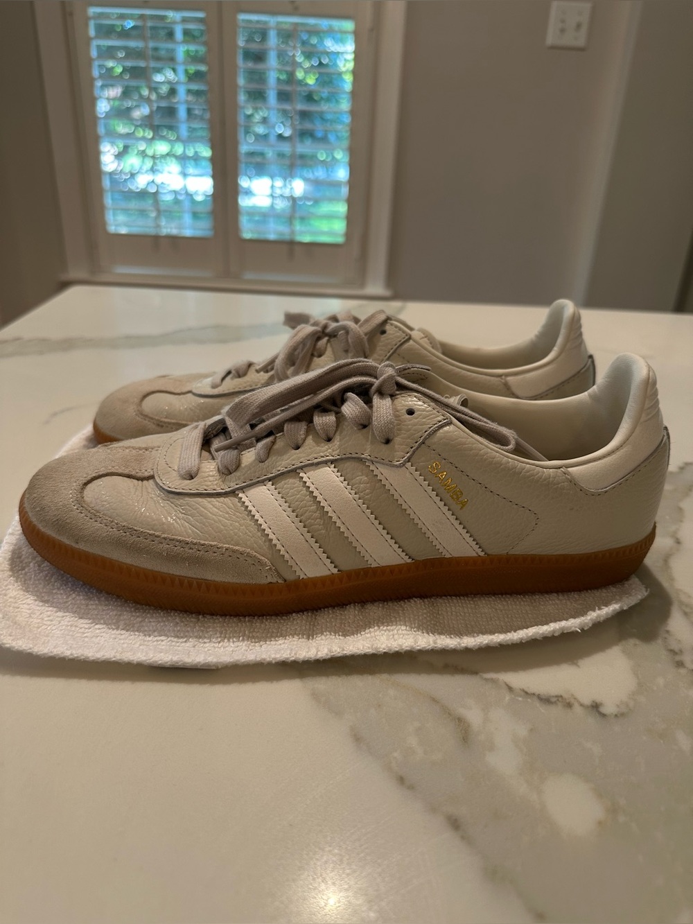adidas Samba Low-Top Sneakers in Off-White and Gum - Picture 3 of 7